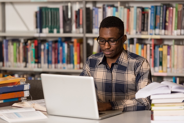 HOW TO EARN MONEY WHILE YOU STUDY ABROAD AS A NIGERIAN STUDENT